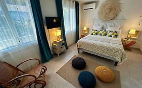 Cassis Village Options Parking And Baby